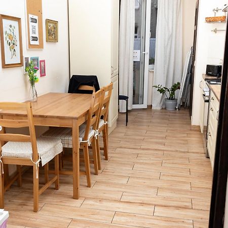 Homely 4 Bedroom Apartment - Old Town - By Upstairs Krakau Buitenkant foto