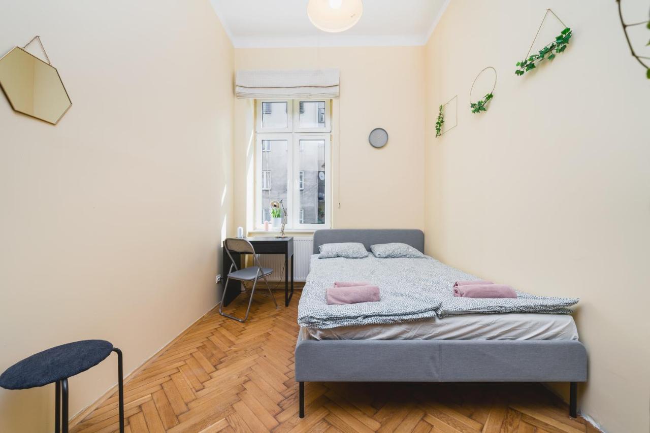 Homely 4 Bedroom Apartment - Old Town - By Upstairs Krakau Buitenkant foto