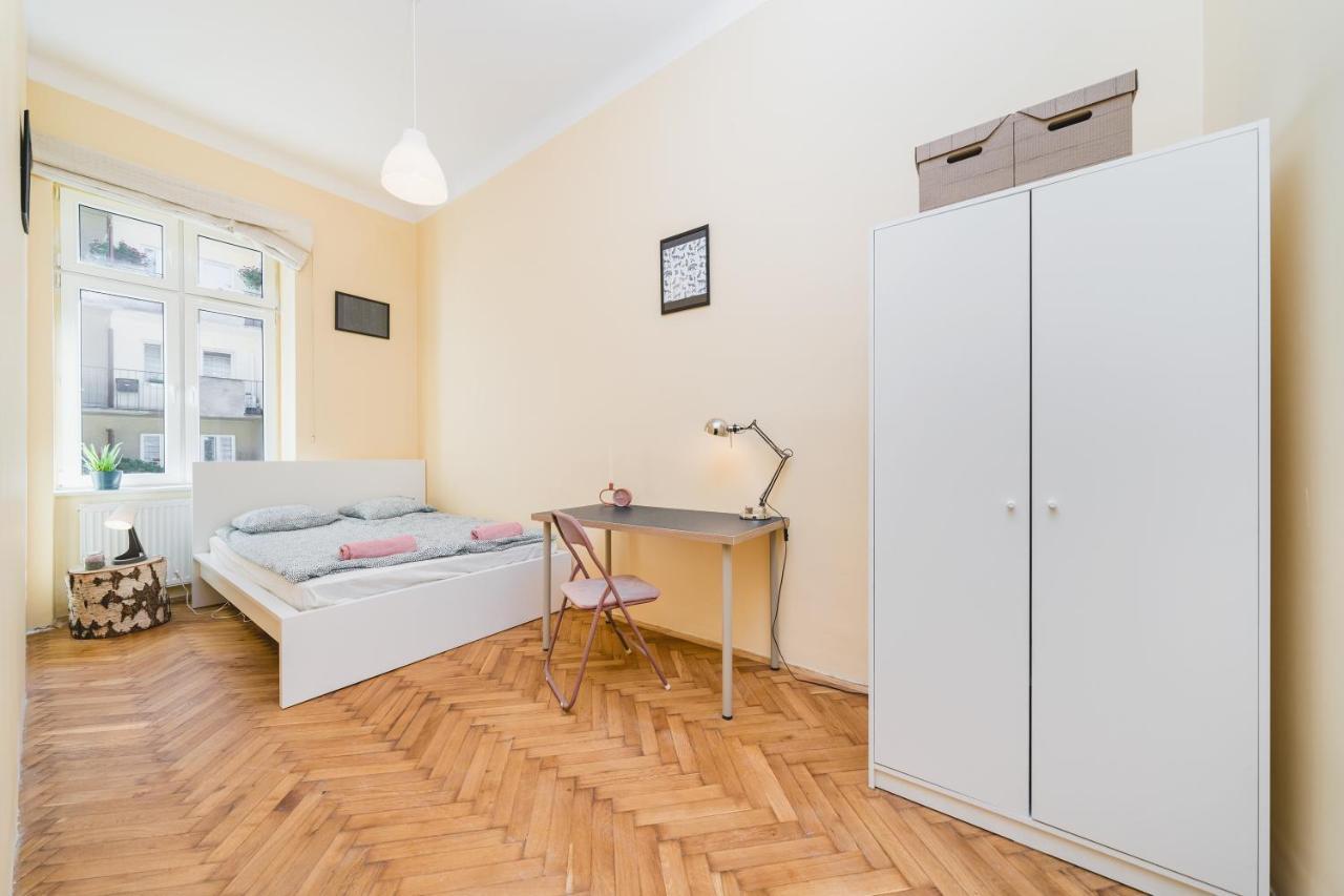 Homely 4 Bedroom Apartment - Old Town - By Upstairs Krakau Buitenkant foto