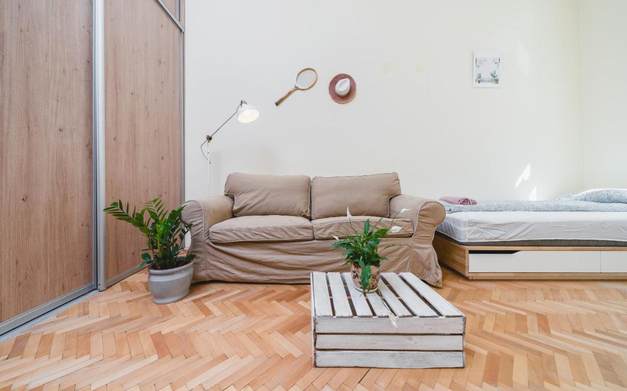 Homely 4 Bedroom Apartment - Old Town - By Upstairs Krakau Buitenkant foto